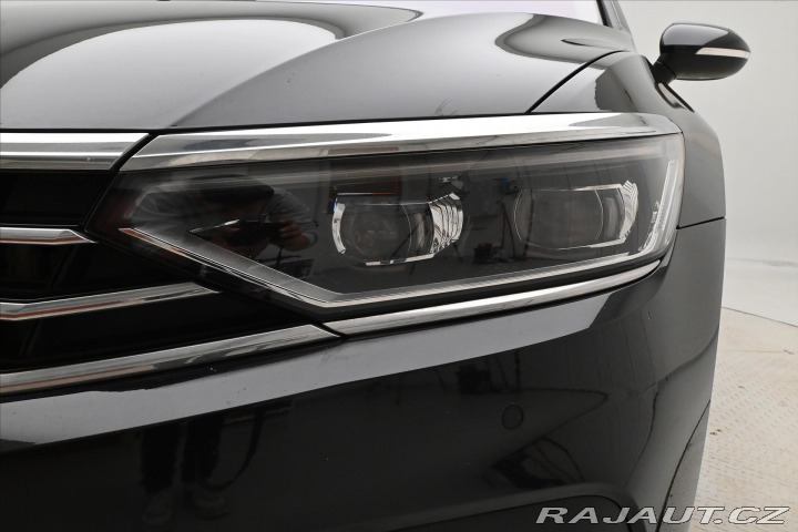 Volkswagen Passat 2,0 TDI 110 kW DSG ELEGAN 2023