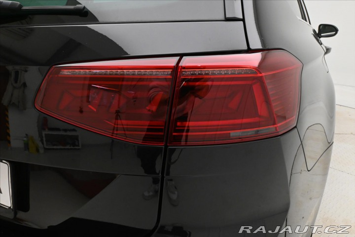 Volkswagen Passat 2,0 TDI 110 kW DSG ELEGAN 2023