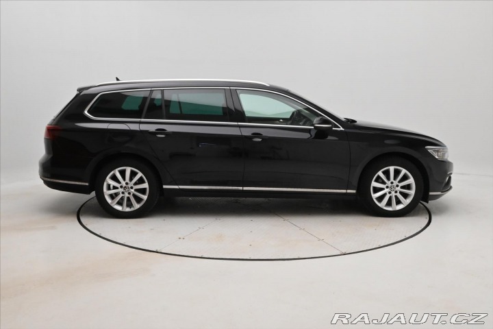 Volkswagen Passat 2,0 TDI 110 kW DSG ELEGAN 2023