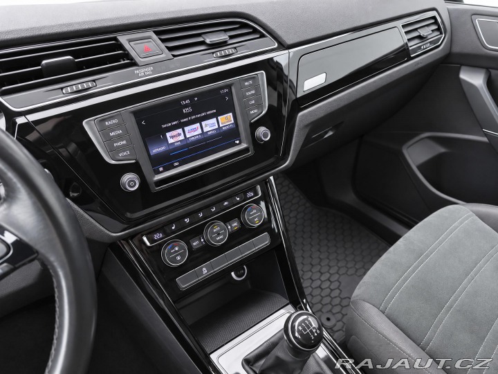 Volkswagen Touran 1,4 TSI Highline CZ Aut.k 2017