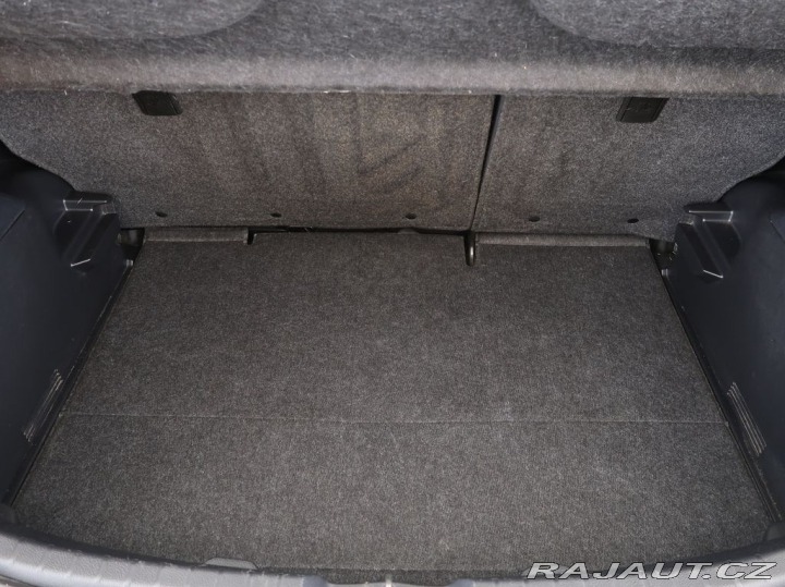 Toyota Yaris 1.3VVT-i,73kW,Manuál,CZ,1 2014