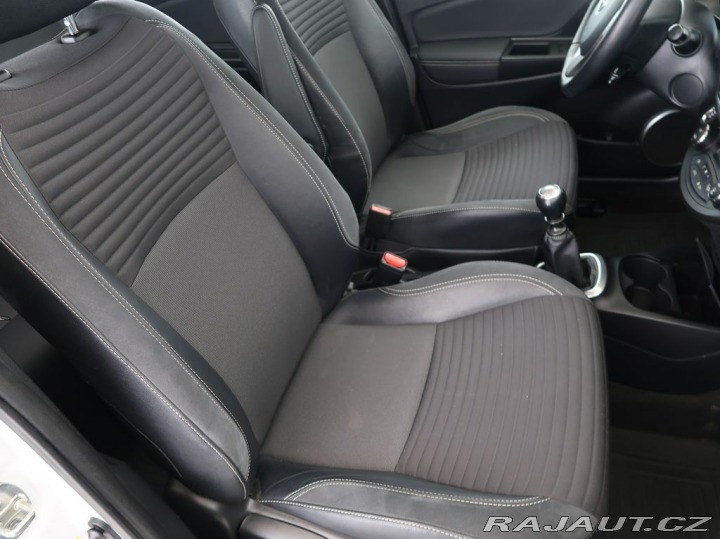 Toyota Yaris 1.3VVT-i,73kW,Manuál,CZ,1 2014