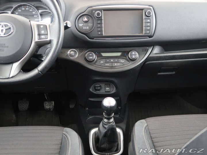 Toyota Yaris 1.3VVT-i,73kW,Manuál,CZ,1 2014