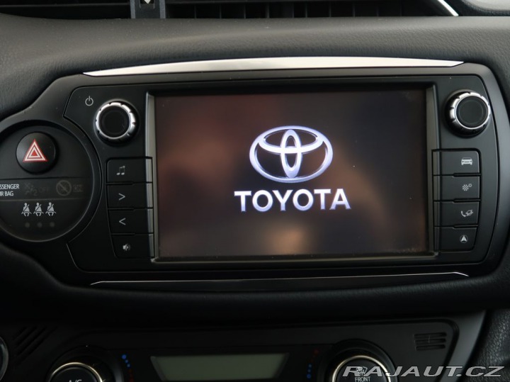Toyota Yaris 1.3VVT-i,73kW,Manuál,CZ,1 2014