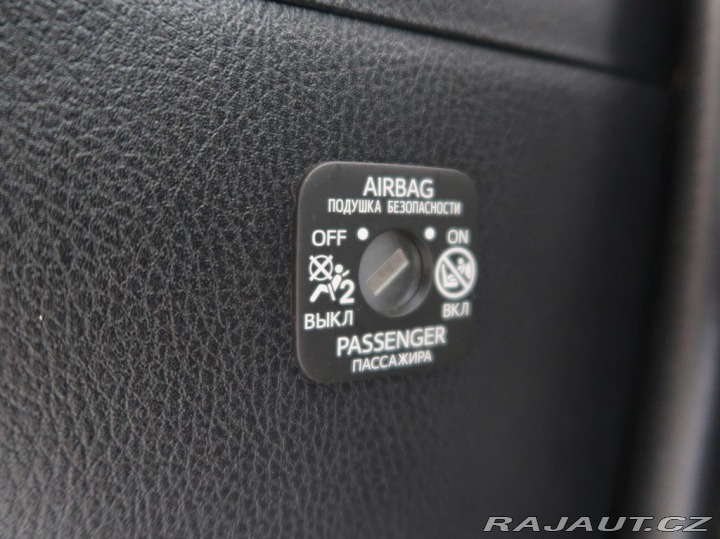 Toyota Yaris 1.3VVT-i,73kW,Manuál,CZ,1 2014