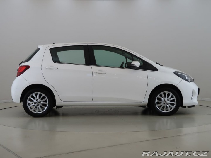 Toyota Yaris 1.3VVT-i,73kW,Manuál,CZ,1 2014