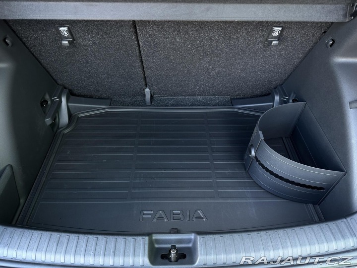 Škoda Fabia 1.0TSi Selection 95PS LED 2026