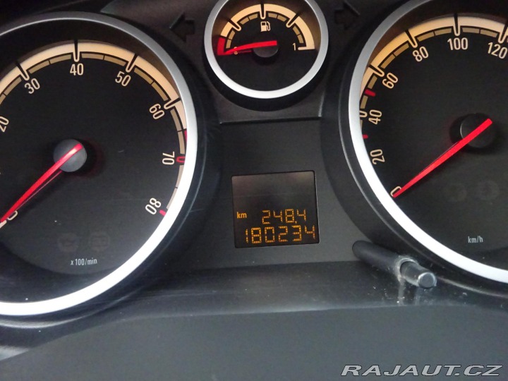 Opel Corsa 1.4i 74kW AUTOMAT SERVISK 2011
