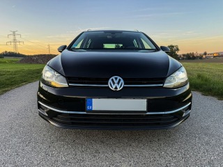 Volkswagen Golf 1,5   TSI 110 kW DSG Pano
