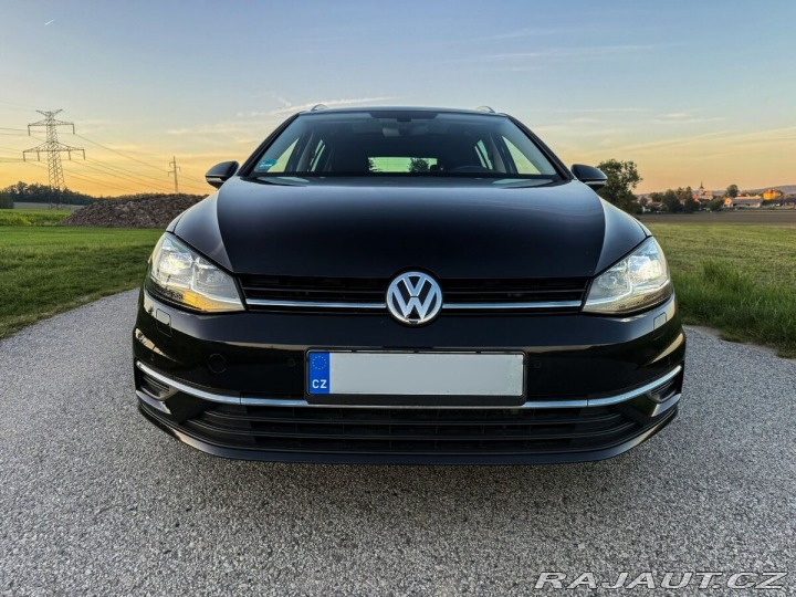 Volkswagen Golf 1,5 TSI 110 kW DSG Pano 1800