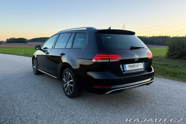 Volkswagen Golf 1,5 TSI 110 kW DSG Pano 1800