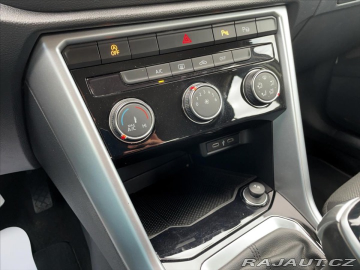 Volkswagen T-Roc 1.5 TSi 110kW DSG*Virtuál 2022