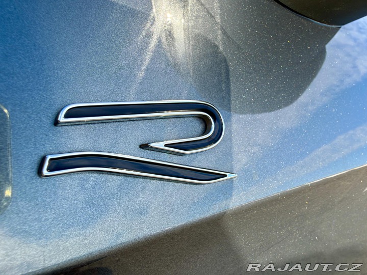 Volkswagen Passat Variant R-Line DSG masáže 2025