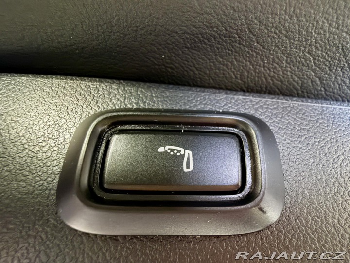 Volkswagen Passat R-Line DSG masáže MATRIX 2025