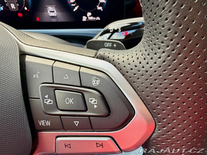 Volkswagen Passat Variant R-Line DSG masáže 2025