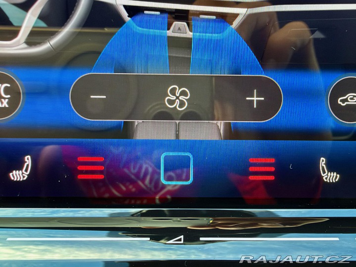 Volkswagen Passat R-Line DSG masáže MATRIX 2025
