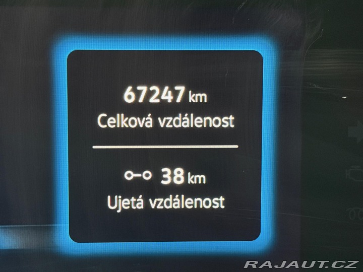 Volkswagen Passat Variant R-Line DSG masáže 2025