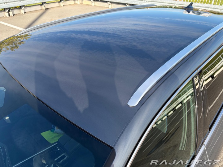 Volkswagen Passat R-Line DSG masáže MATRIX 2025