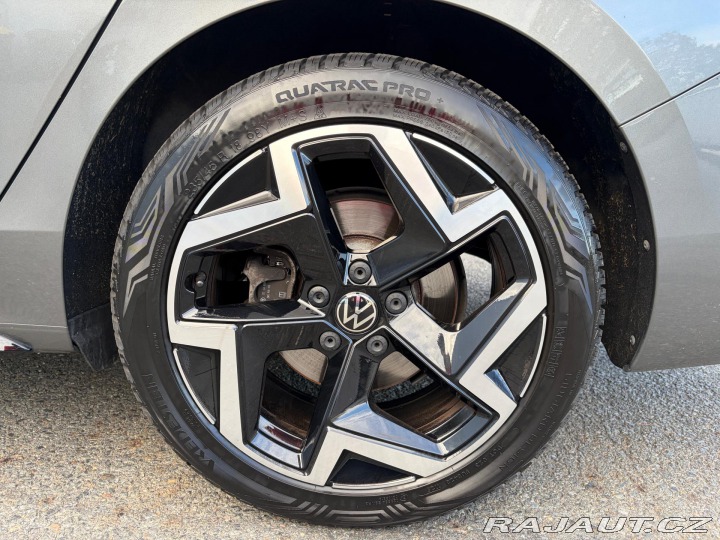 Volkswagen Passat Variant R-Line DSG masáže 2025