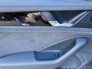 Volkswagen Passat Variant R-Line DSG masáže 2025