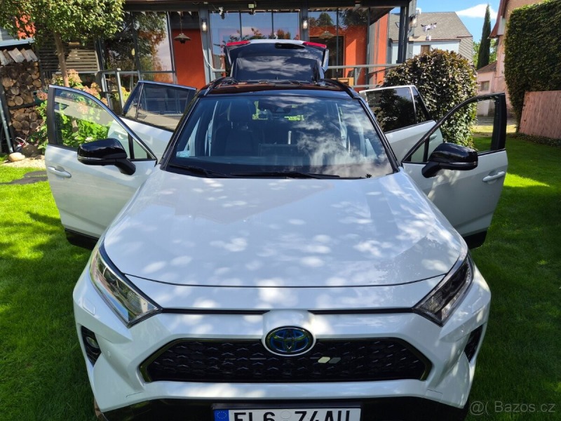 Toyota RAV4 TOVÁRNÍ ZÁRUKA 2027, PHEV