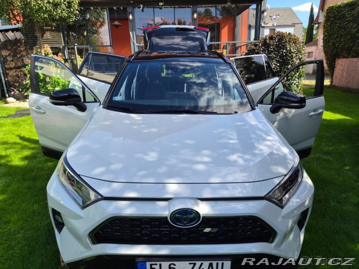 Toyota RAV4 TOVÁRNÍ ZÁRUKA 2027, PHEV 1800