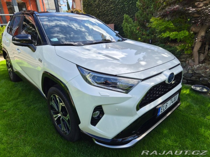 Toyota RAV4 TOVÁRNÍ ZÁRUKA 2027, PHEV 1800