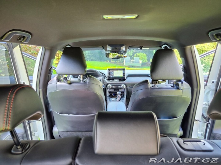 Toyota RAV4 TOVÁRNÍ ZÁRUKA 2027, PHEV 1800