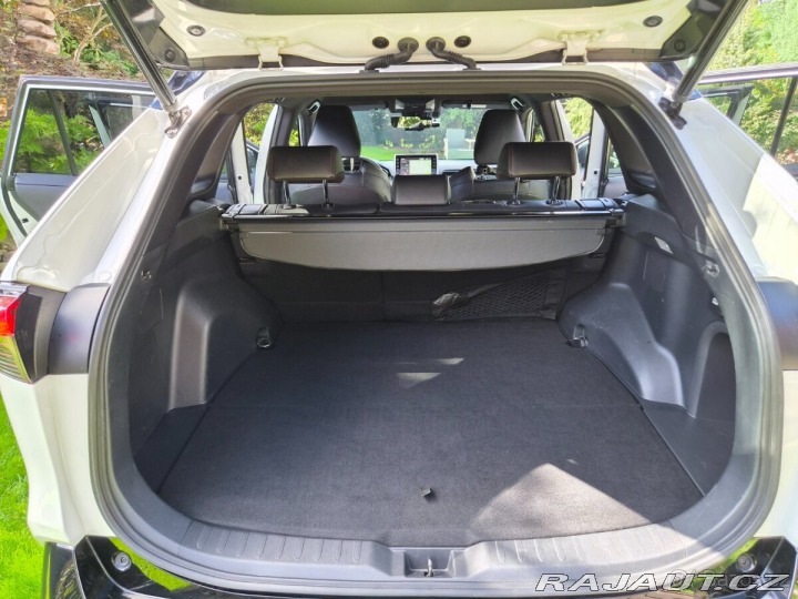Toyota RAV4 TOVÁRNÍ ZÁRUKA 2027, PHEV 1800