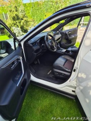 Toyota RAV4 TOVÁRNÍ ZÁRUKA 2027, PHEV 1800