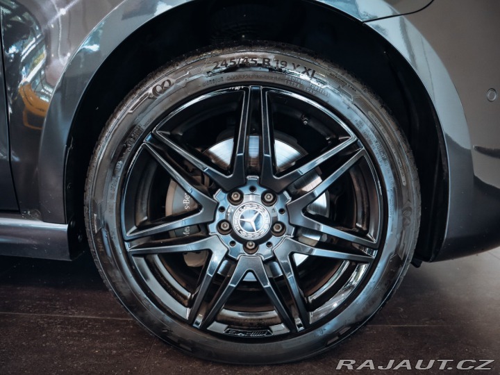 Mercedes-Benz V V 300d AMG 4MATIC, Panora 2020