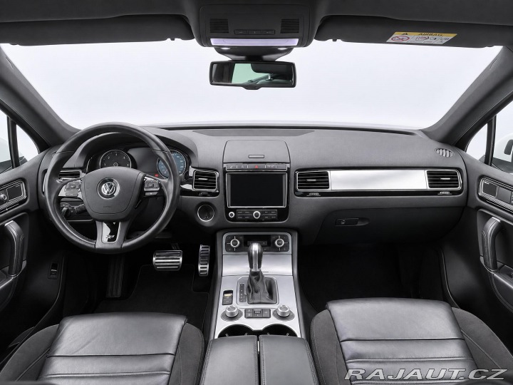 Volkswagen Touareg 3,0 TDI V6 193kW R-Line C 2015