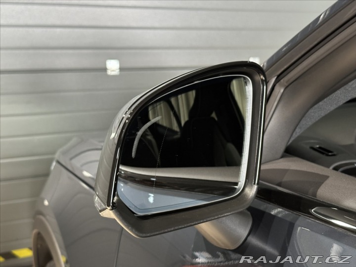 Volvo XC40 2,0 B4 Mild Hybrid Ultra 2026