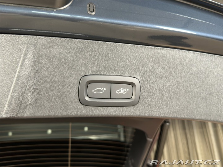 Volvo XC40 2,0 B4 Ultra 2026