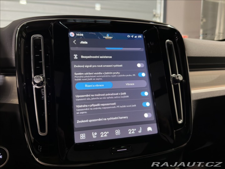 Volvo XC40 2,0 B4 Mild Hybrid Ultra 2026