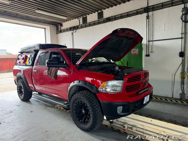 Dodge RAM 5,7   HEMI V8 | 4×4 | LIF 2013