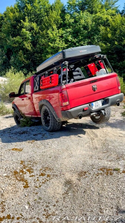Dodge RAM 5,7   HEMI V8 | 4×4 | LIF 2013