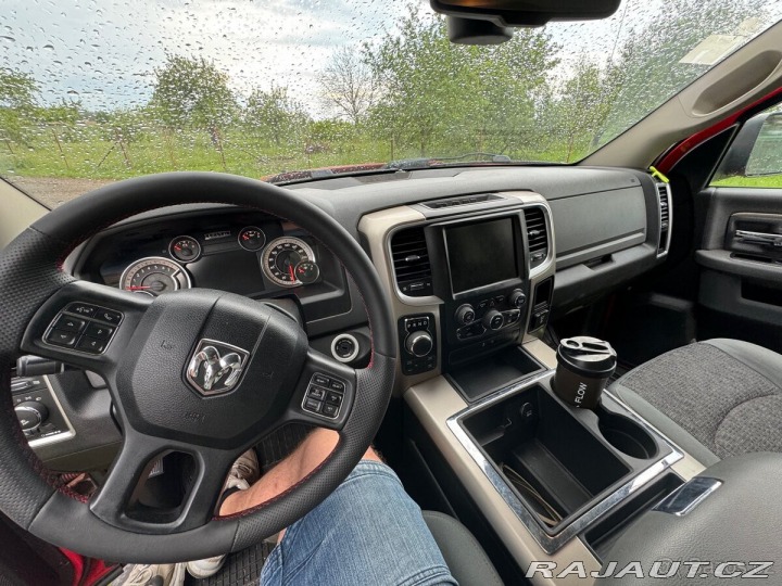 Dodge RAM 5,7   HEMI V8 | 4×4 | LIF 2013
