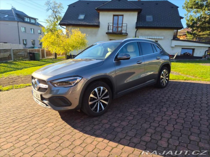 Mercedes-Benz GLA 2,0 2020