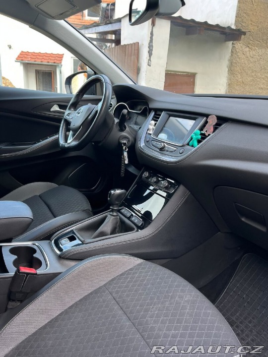 Opel Grandland 1,2 96kW, TOP stav,1.ma 2021