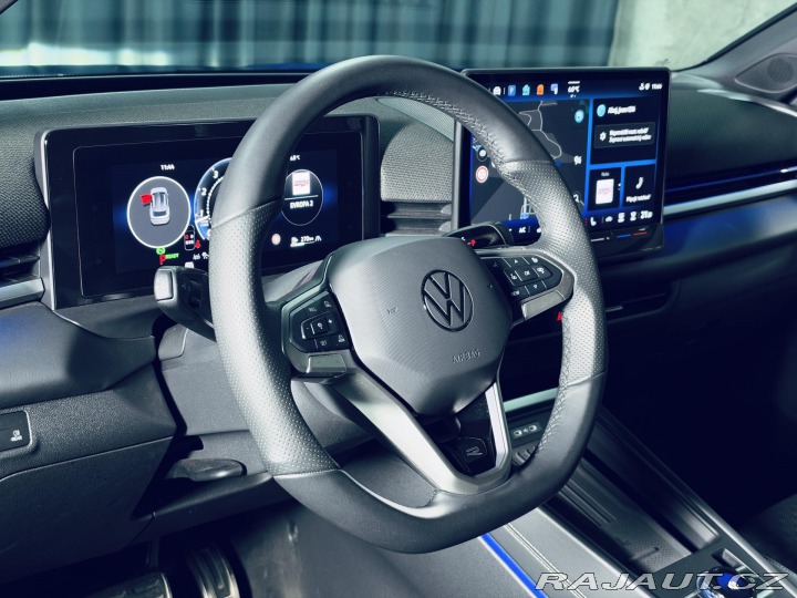 Volkswagen T-Roc R-LINE*1.5eTSI*110kW*IQ*K 2026
