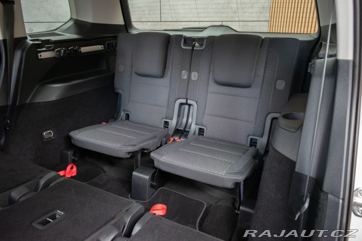 Volkswagen Touran 2.0TDI TAŽNÉ*WEBASTO*DPH* 2023