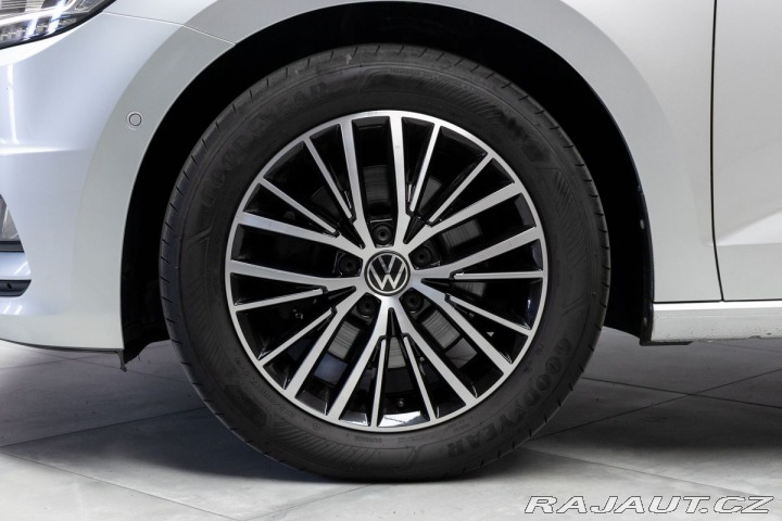 Volkswagen Touran 2.0TDI TAŽNÉ*WEBASTO*DPH* 2023