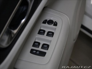 Volvo V60 2,0 B4 PLUS Dark 8880km! 2026