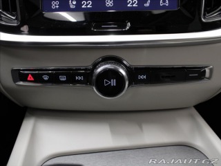 Volvo V60 2,0 B4 PLUS Dark 8880km! 2026