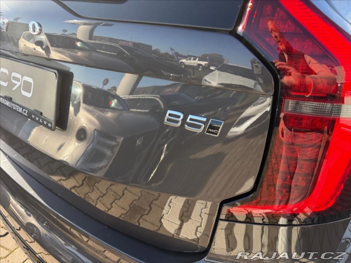 Volvo XC90 2,0 B5 AWD Plus Dark 6135 2026