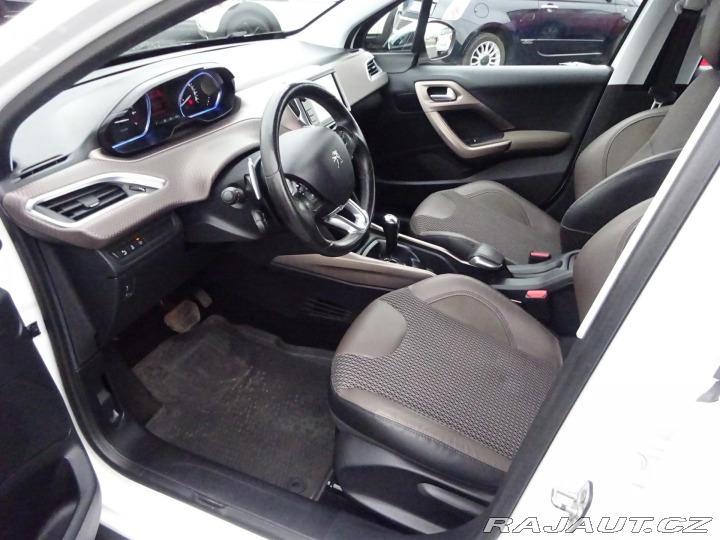 Peugeot 2008 1.2 VTi Allure AUTOMAT SE 2015
