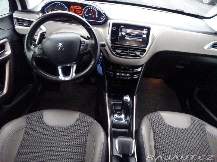 Peugeot 2008 1.2 VTi Allure AUTOMAT SE 2015