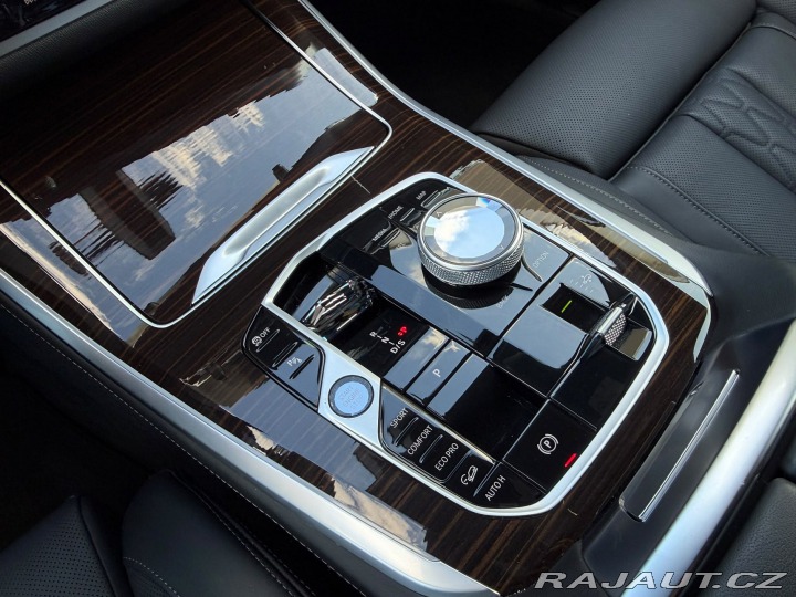 BMW X5 xDrive40i 2025