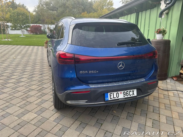 Mercedes-Benz EQA 250+  ČR 1.MAJITEL 2024